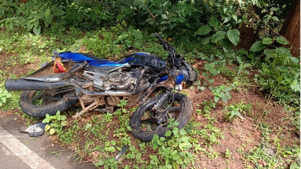 ସଡ଼କ ଦୁର୍ଘଟଣାରେ ବାଇକ୍ ଚାଳକଙ୍କ ମୃତ୍ୟୁ ।