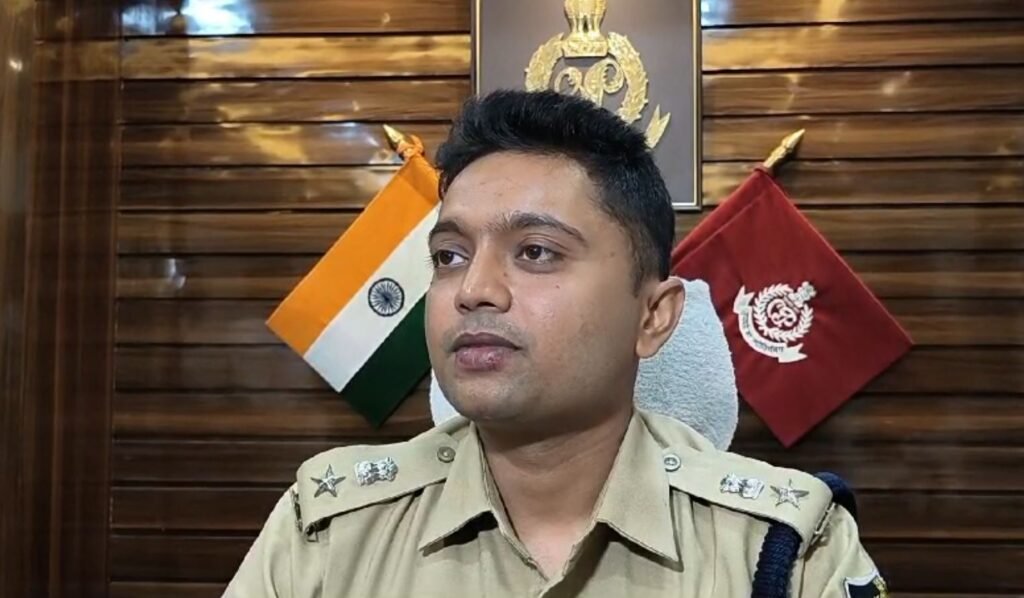 SP ସାଗରିକା ନାଥଙ୍କ ବଦଳରେ ବାଲେଶ୍ୱରକୁ ନୂତନ ଜିଲ୍ଲା ଆରକ୍ଷୀ ଅଧିକ୍ଷକ ଭାବେ ଆସିଛନ୍ତି IPS ରାଜ ପ୍ରସାଦ I