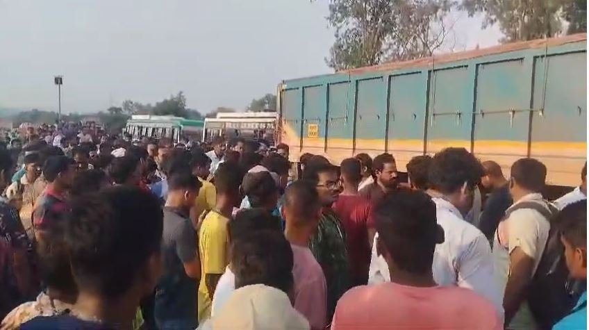 ୫୨୦ ନମ୍ବର ଜାତୀୟ ରାଜପଥ ଉପରେ ଟ୍ରଲର ଧକ୍କାରେ ସ୍କୁଟି ଚାଳକର ମୃତ୍ୟୁ