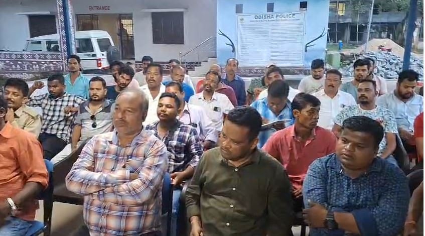 ରେଢ଼ାଖୋଲ ପୋଲିସ ପକ୍ଷରୁ ଲକ୍ଷ୍ମୀ ପୂଜା ନିମନ୍ତେ ଶାନ୍ତି କମିଟି ବୈଠକ ଅନୁଷ୍ଠିତ।