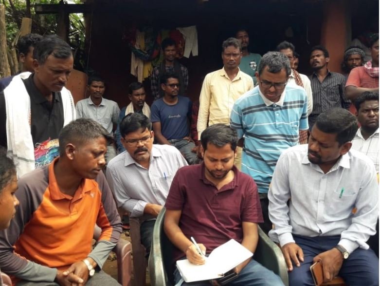 ଆମ୍ବ କୋଇଲି ଯାଉ ଖାଇ ୨ ମୃତ ୬ ଜଣ ଗୁରୁତର
