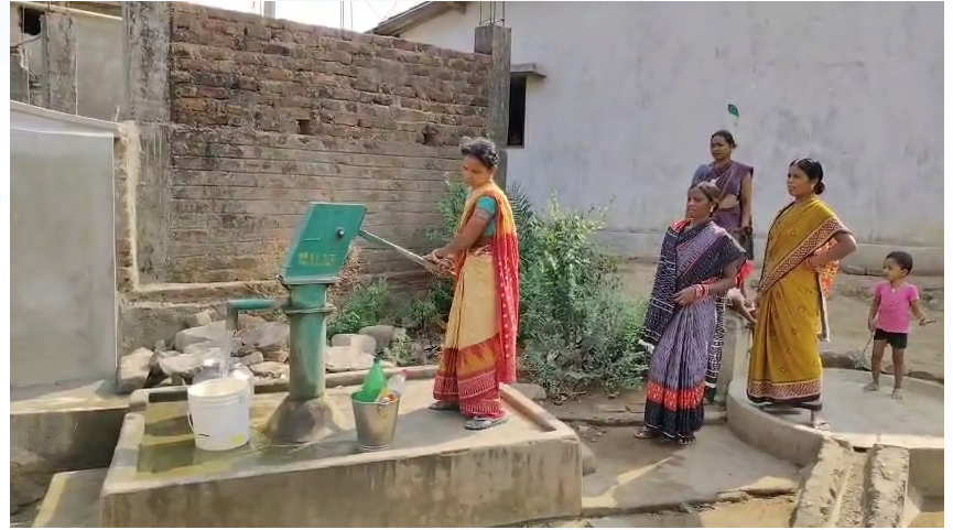 ପାଣି ପାଲଟିଛି ଜହର, ନେଲାଣୀ ୯ ଜୀବନ