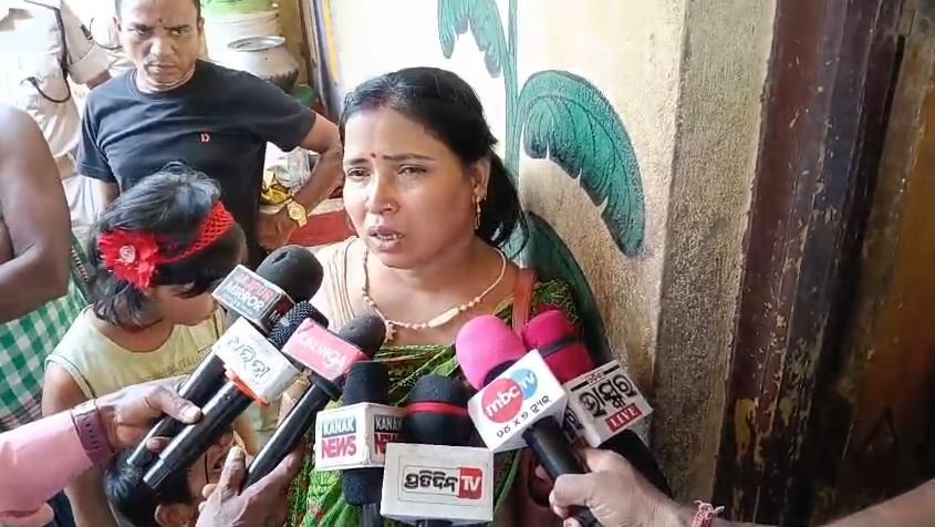 ବ୍ୟାଙ୍କରୁ ଋଣ ଆଣିଥିଲେ; ସିଲ ହେଲା ଘର