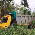 ଗଛରେ ପିଟିହେଲା ଗାଡ଼ି ,ଚାଲିଗଲା ଦୁଇ ଜୀବନ