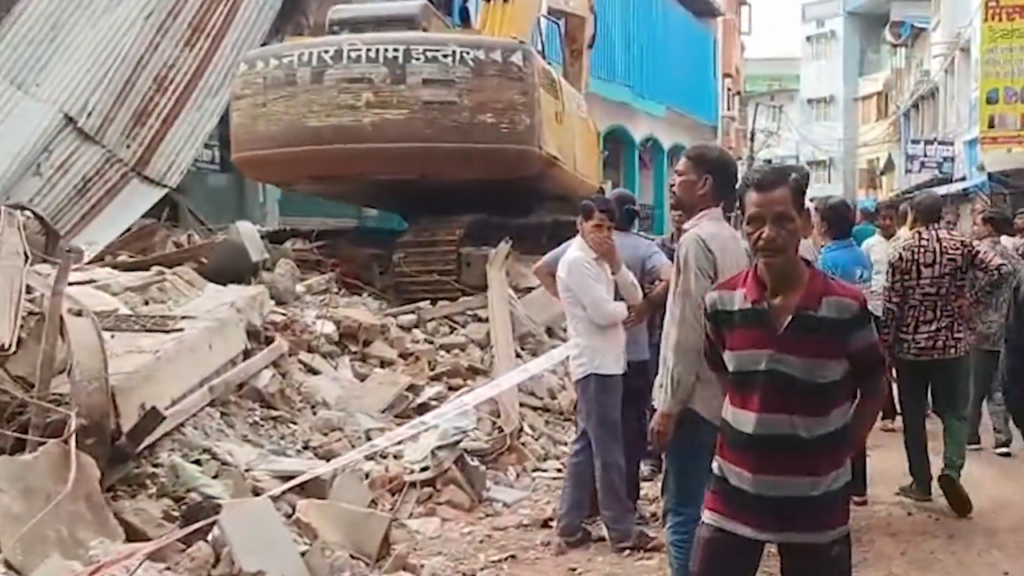 ତିନି ମହଲା କୋଠା ଭୁଶୁଡି ଗଲା ଦୁଇ ଜଣଙ୍କ ଜୀବନ ||