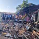 ଟ୍ରକ ମାଡି ଯାଇ ଭାଙ୍ଗିଲା ଆଠଟି ଦୋକାନ,ଜଣେ ମହିଳା ଦୋକାନୀଙ୍କ ମୃତ୍ୟୁ || MAYURBHANJ NEWS