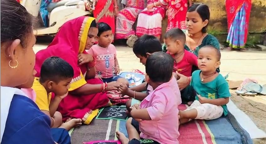 ରାଜରାସ୍ତାରେ ଚାଲିଛି ଅଙ୍ଗନବାଡି କେନ୍ଦ୍ର l