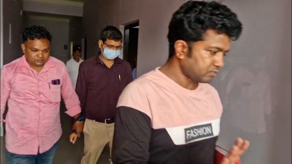 ଲାଞ୍ଚ ନେଉ ନେଉ ମାଡ଼ିବସିଲା ଭିଜିଲାନ୍ସ || JALESWAR NEWS