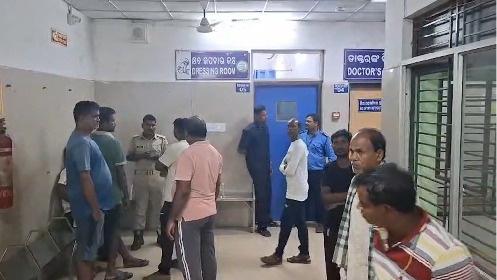 ଦୀପାବଳି ପୂର୍ବରୁ ଅଘଟଣ ବାଣ ନିଆଁରେ ଜଳିଗଲେ ଦାଦା ପୁତୁରା || DHENKANAL NEWS