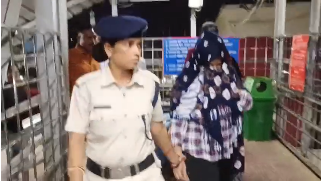 ରାଜଧାନୀ ଏକ୍ସପ୍ରେସରେ ଗଞ୍ଜେଇ ଜବତ. ବିହାର ଅଂଚଳର ଯୁବତୀ ଯୁବକ ଗିରଫ ||