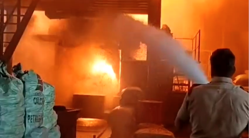 କାର୍ବନ କମ୍ପାନୀରେ ଅଗ୍ନିକାଣ୍ଡ