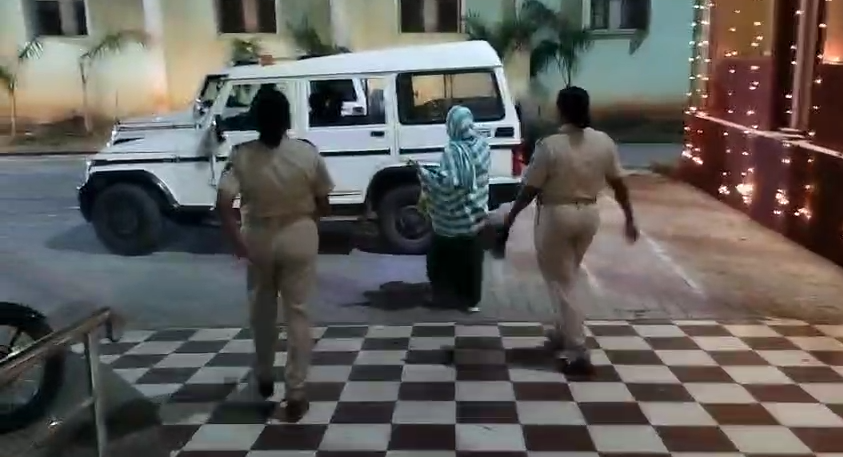 ପାଞ୍ଚଜଣ ଯୁବତୀଙ୍କୁ ଉଦ୍ଧାର କରି ଦଲାଲକୁ ବାନ୍ଧିଲା ପୋଲିସ