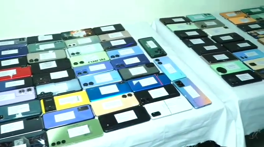 ଅନୁଗୁଳ ପୁଲିସ ପକ୍ଷରୁ ମୋବାଇଲ ହସ୍ତାନ୍ତର ମେଳା ୨.୦ ଆୟୋଜିତ;