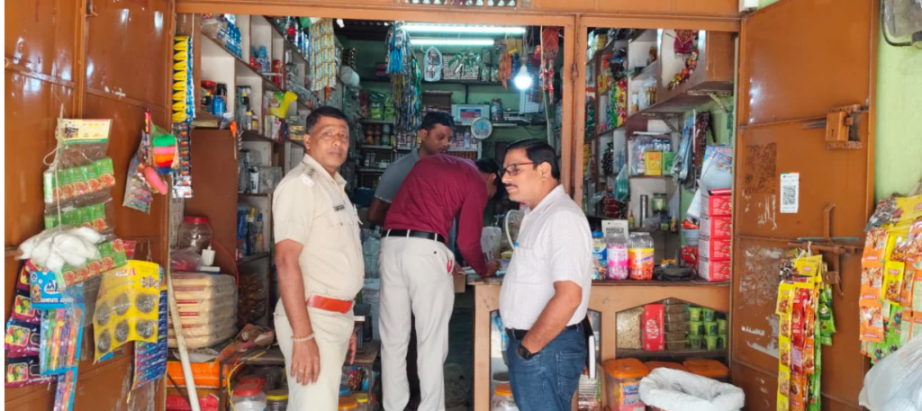 ମାଥାଲପୁଟ ମାର୍କେଟ୍‌ରେ ଏକ୍ସାଇଜ୍‌ ଓ ଡ୍ରଗ୍ସ ବିଭାଗର ମିଳିତ ଚଢ଼ାଉ