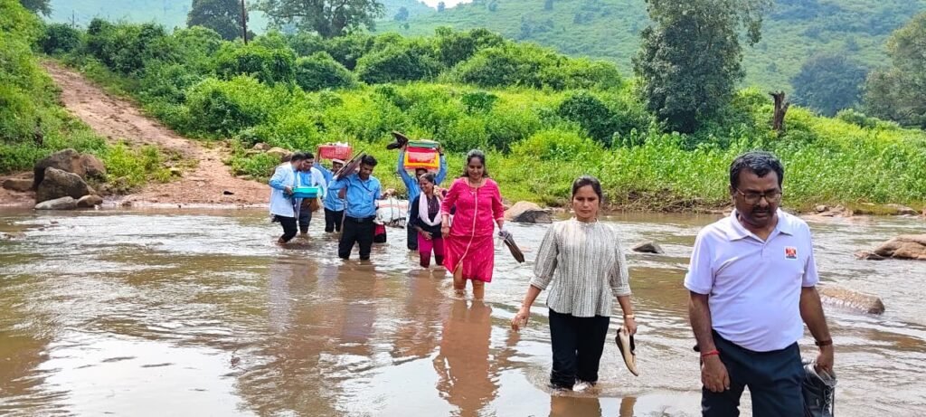 ମୁନୁଷପଦର୍ ଗାଁରେ ପହଞ୍ଚିଲା ଉତ୍କଳ ଆଲୁମିନା ମୋବାଇଲ୍ ସ୍ବାସ୍ଥ୍ୟ ଟିମ୍ || RAYGADA NEWS